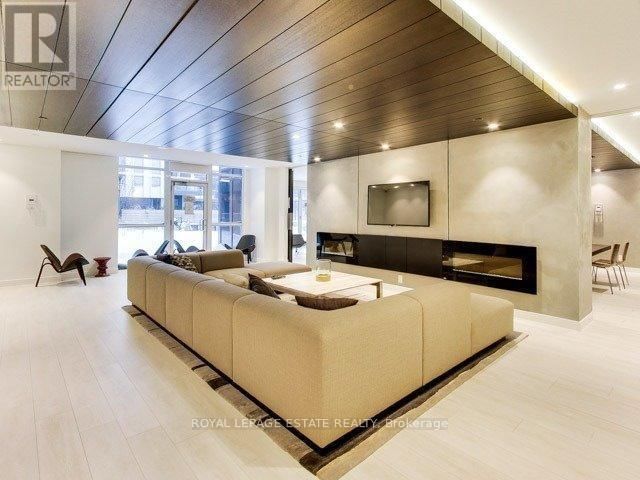 1606 - 55 REGENT PARK BOULEVARD Image 19