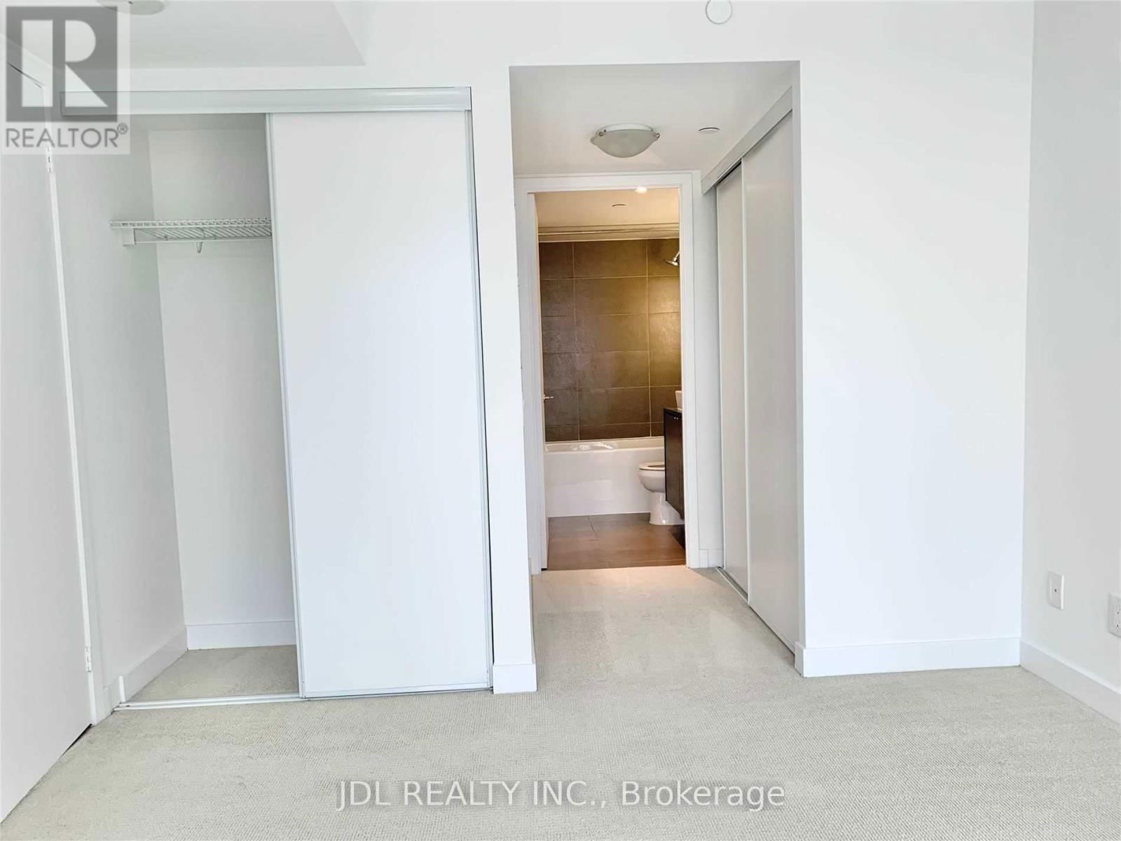 306 - 72 ESTHER SHINER BOULEVARD Image 12