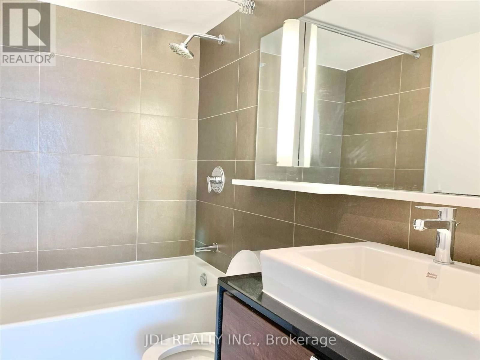 306 - 72 ESTHER SHINER BOULEVARD Image 13