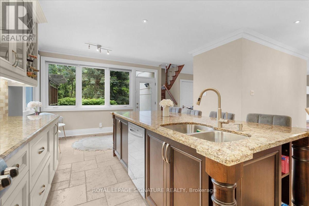1 MARSHFIELD COURT Image 15