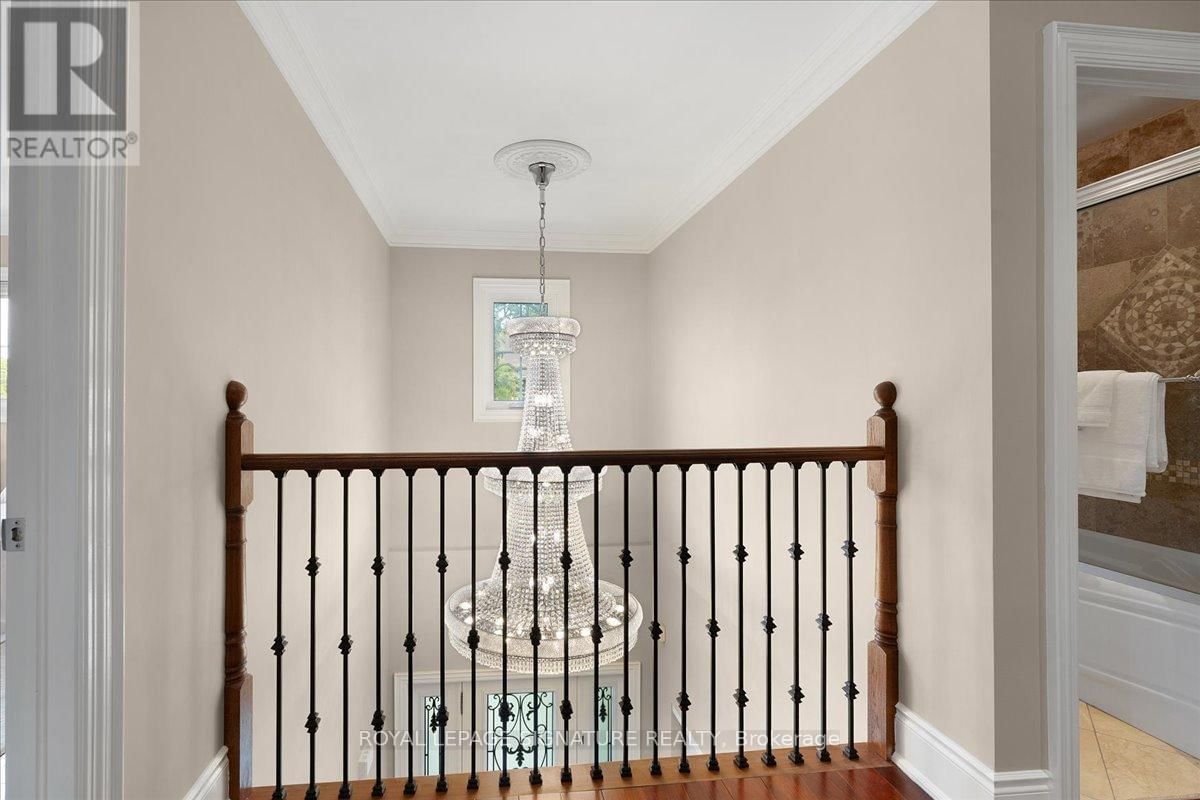 1 MARSHFIELD COURT Image 23