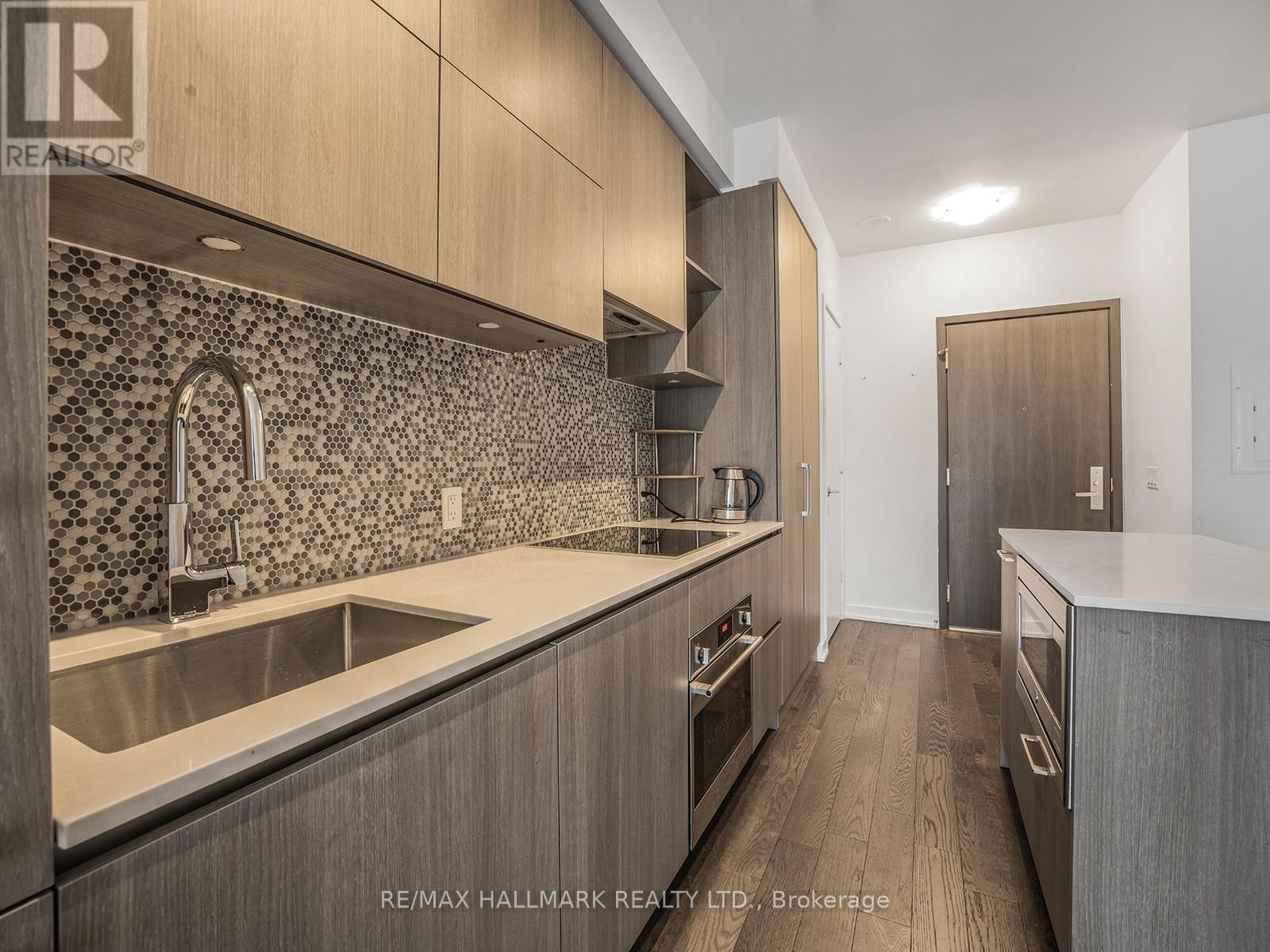 1112 - 1 YORKVILLE AVENUE Image 13