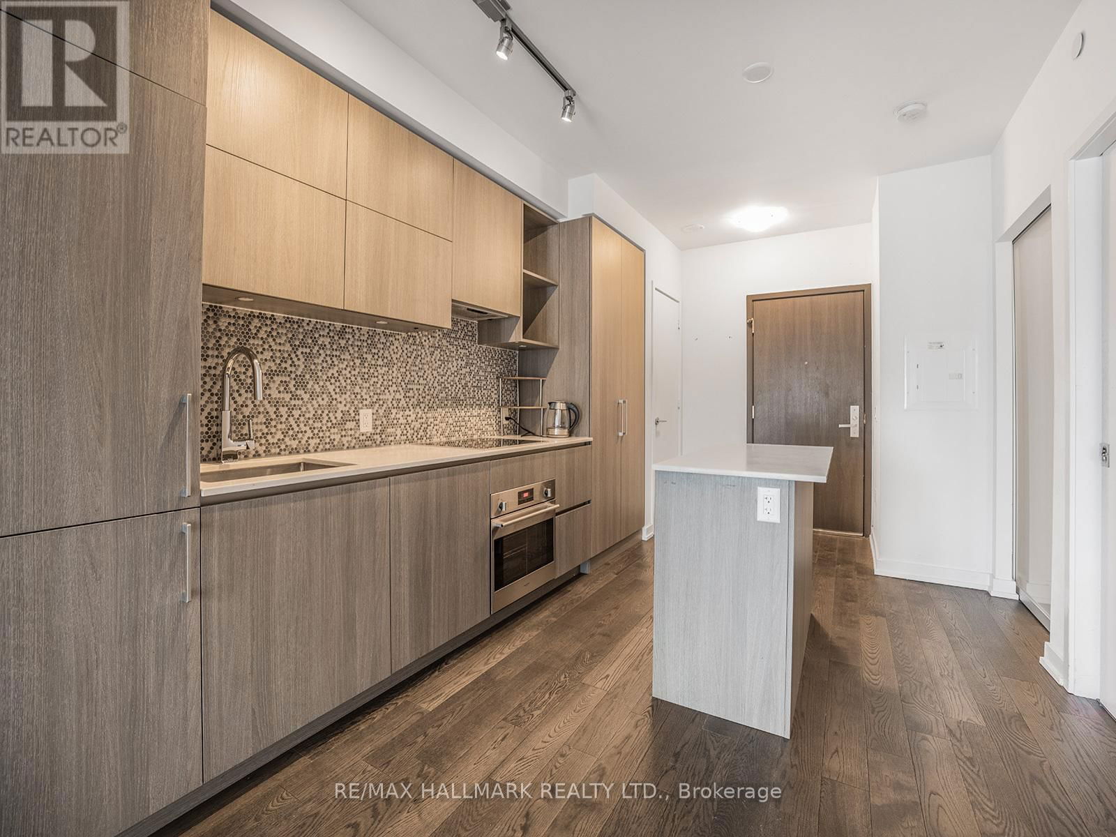 1112 - 1 YORKVILLE AVENUE Image 14