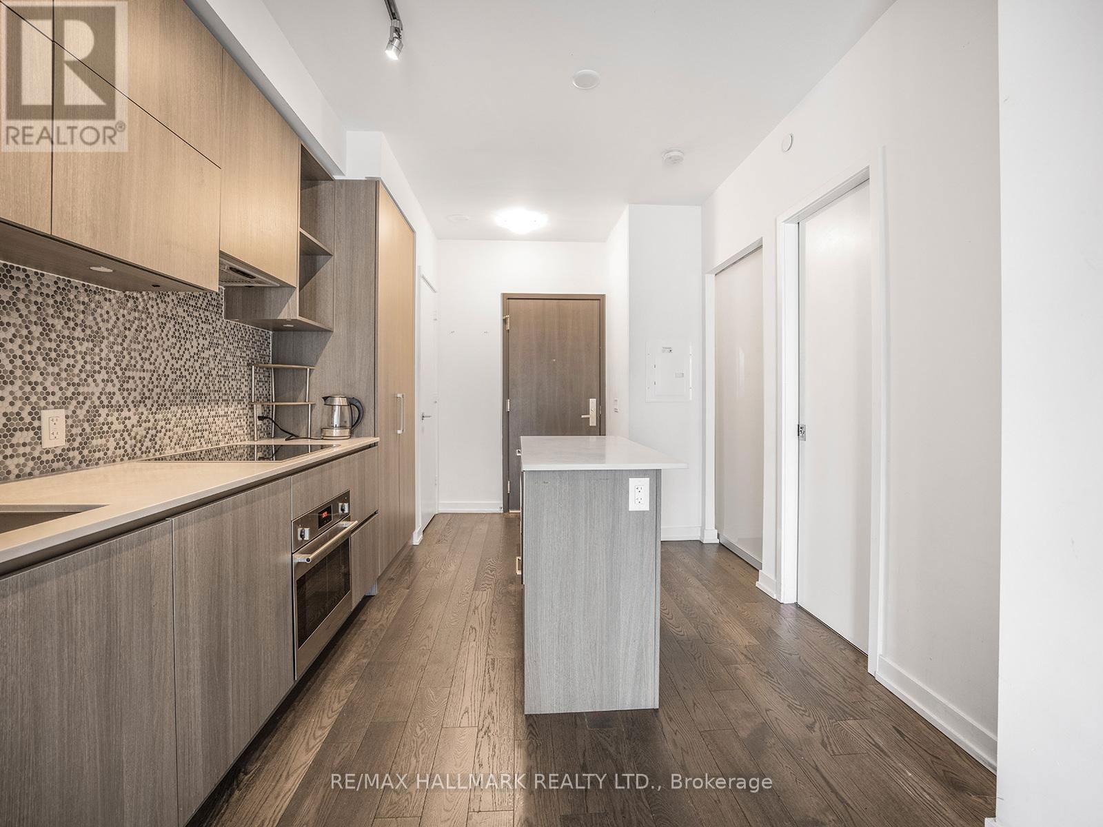 1112 - 1 YORKVILLE AVENUE Image 15