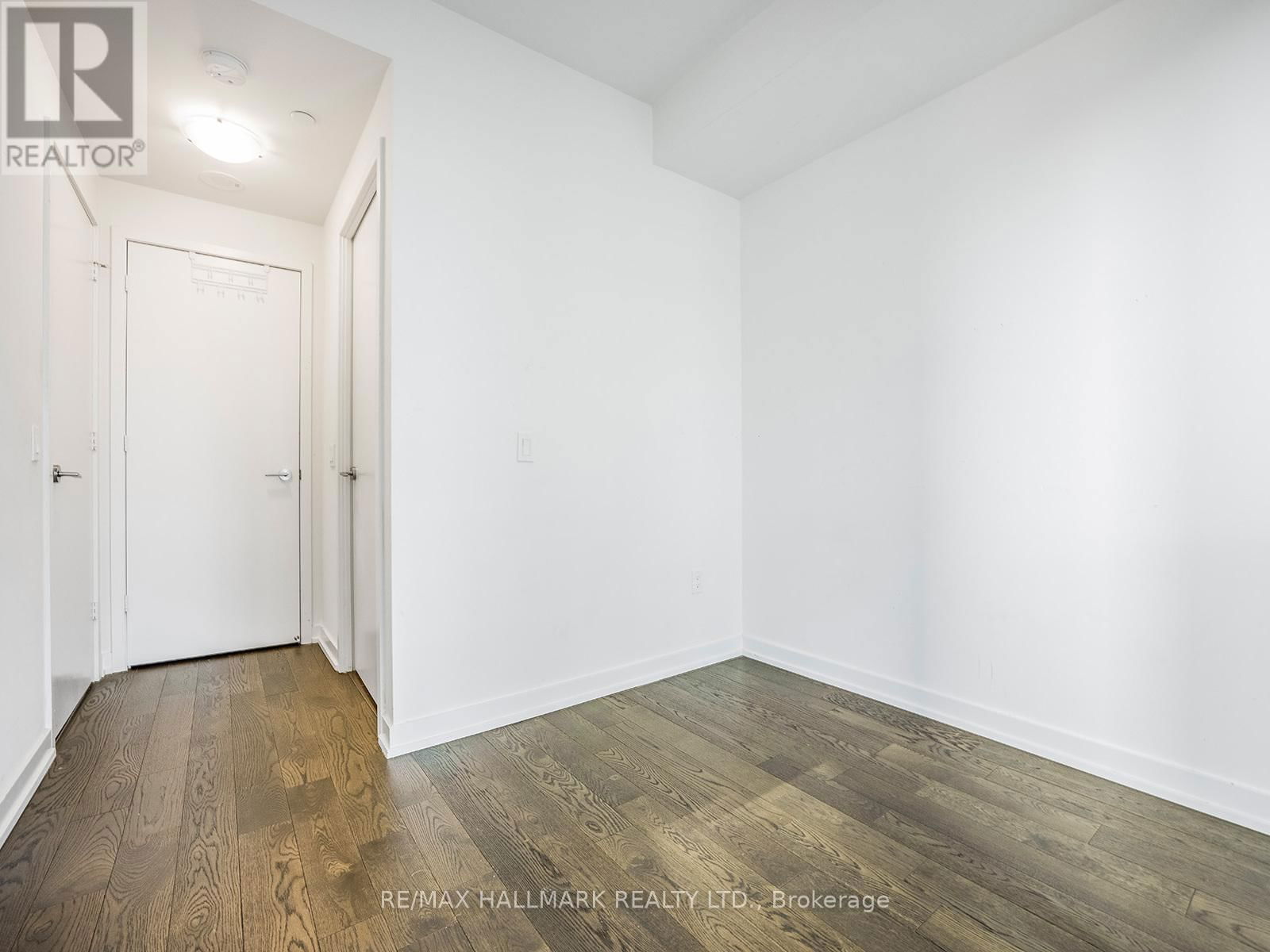1112 - 1 YORKVILLE AVENUE Image 19