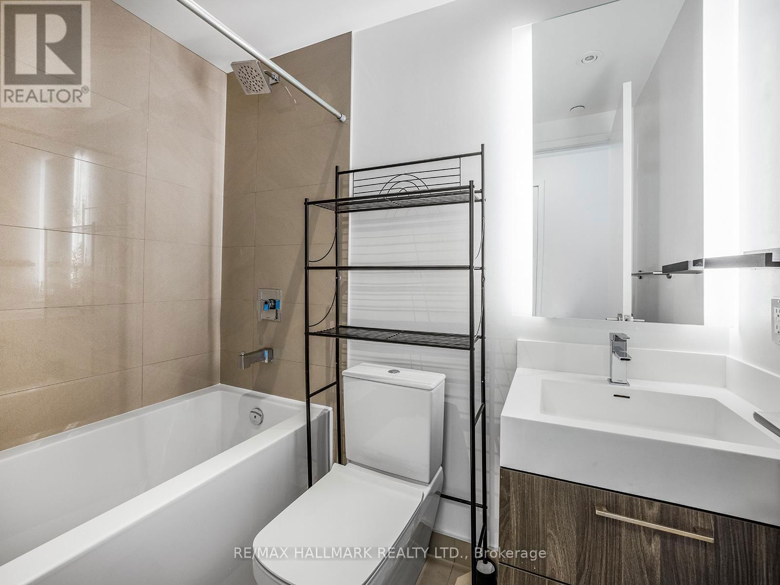 1112 - 1 YORKVILLE AVENUE Image 20