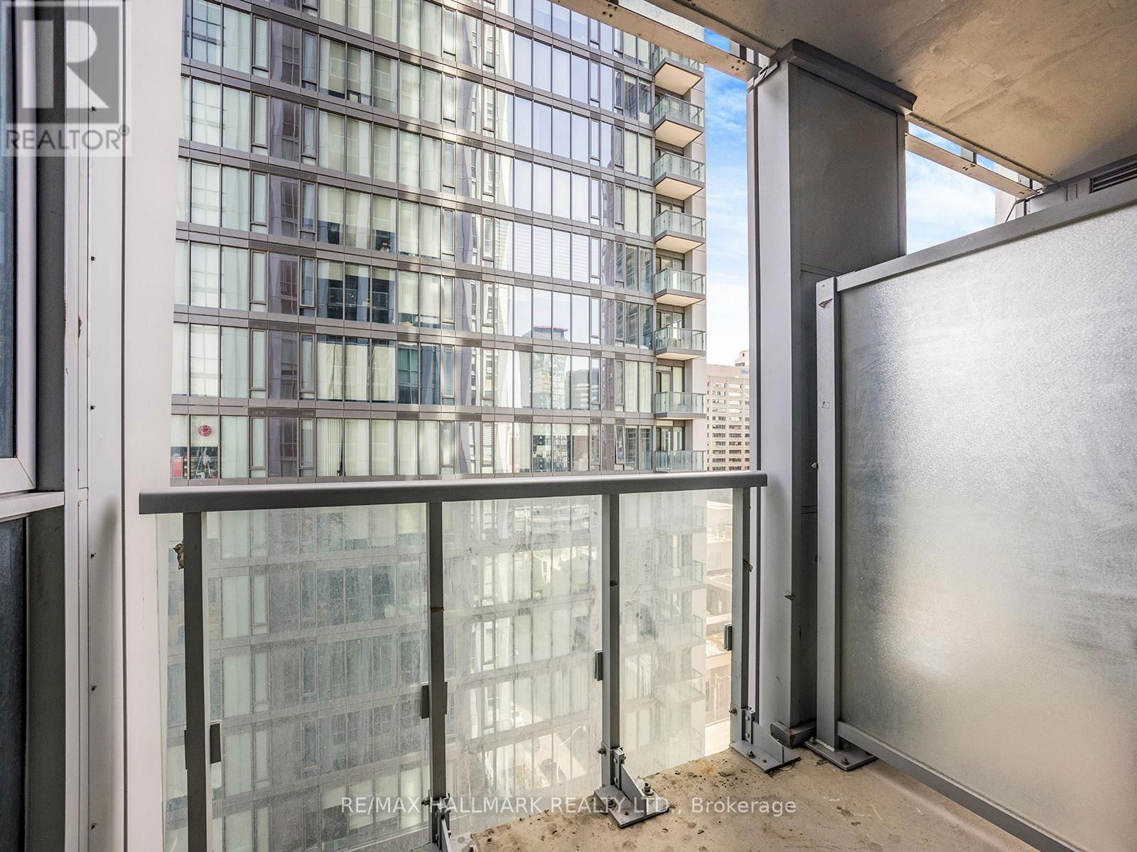 1112 - 1 YORKVILLE AVENUE Image 25