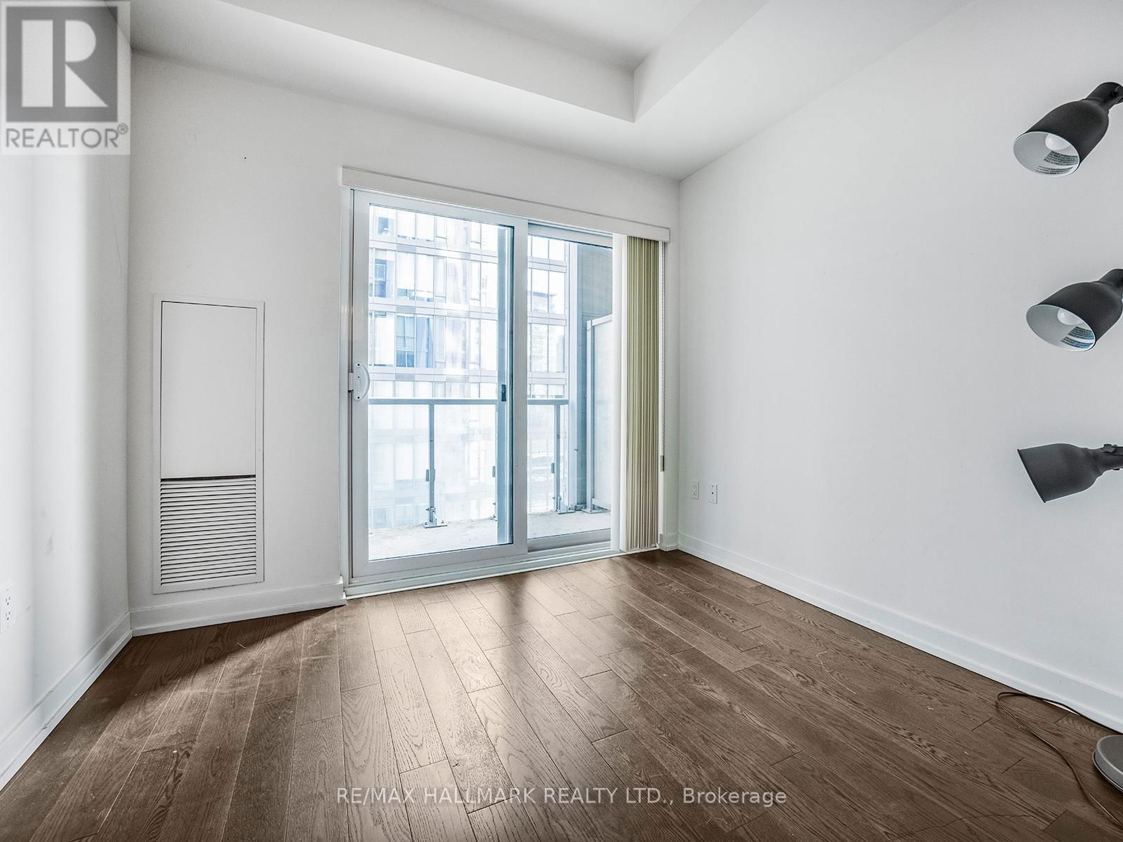 1112 - 1 YORKVILLE AVENUE Image 3
