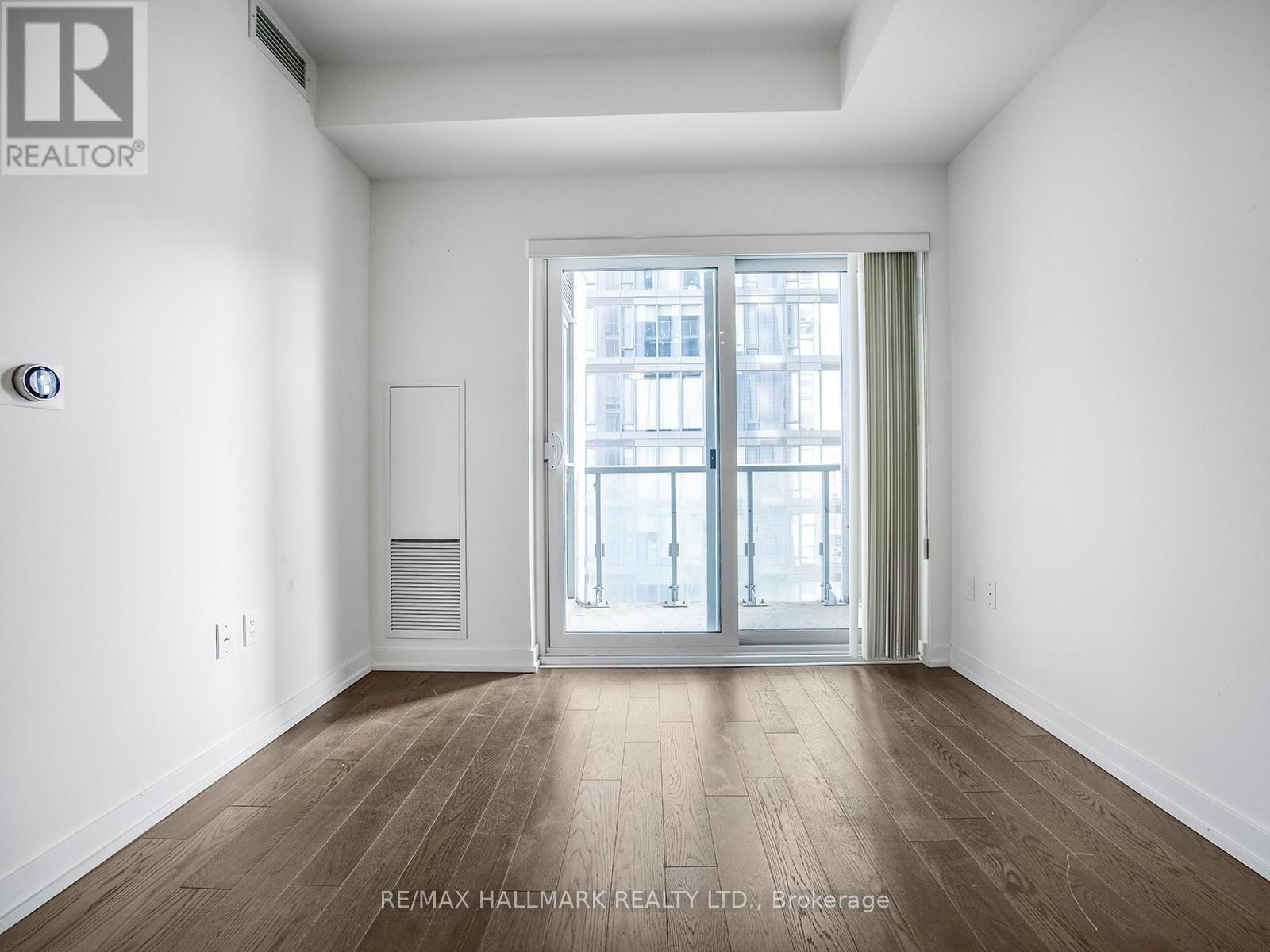 1112 - 1 YORKVILLE AVENUE Image 4