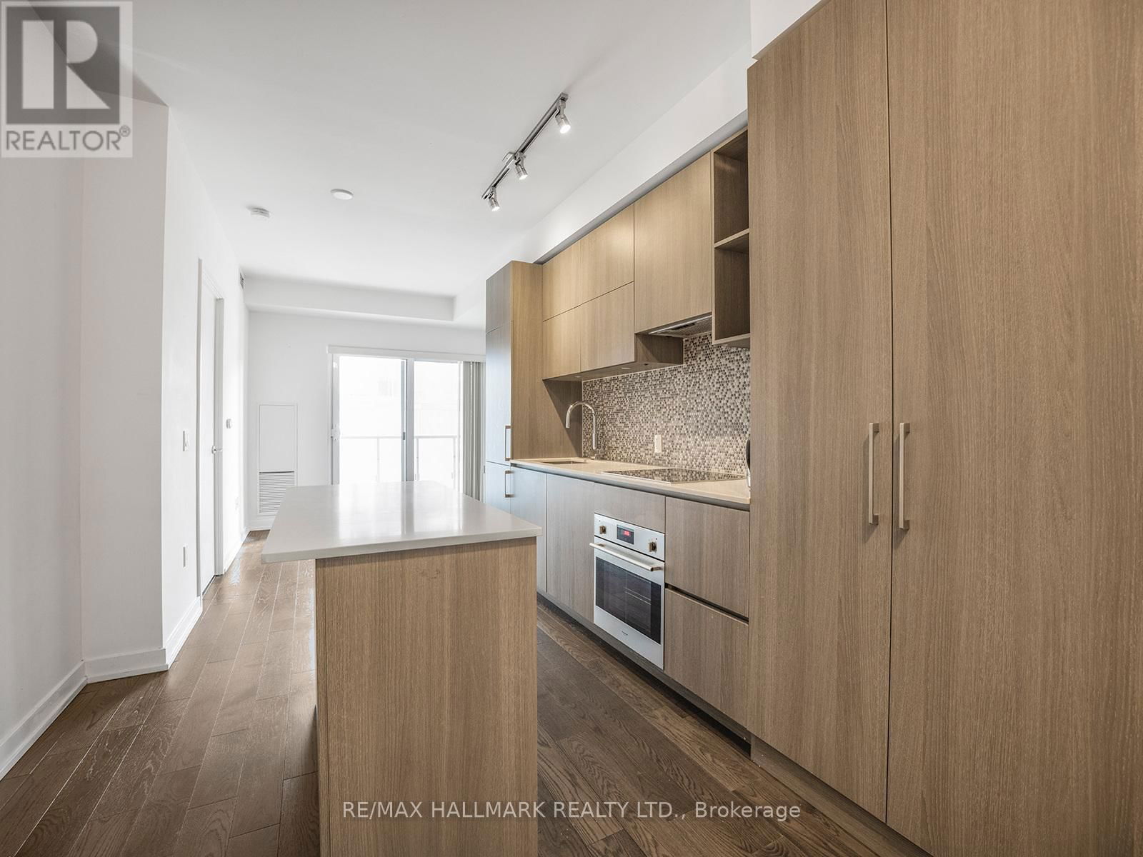 1112 - 1 YORKVILLE AVENUE Image 8