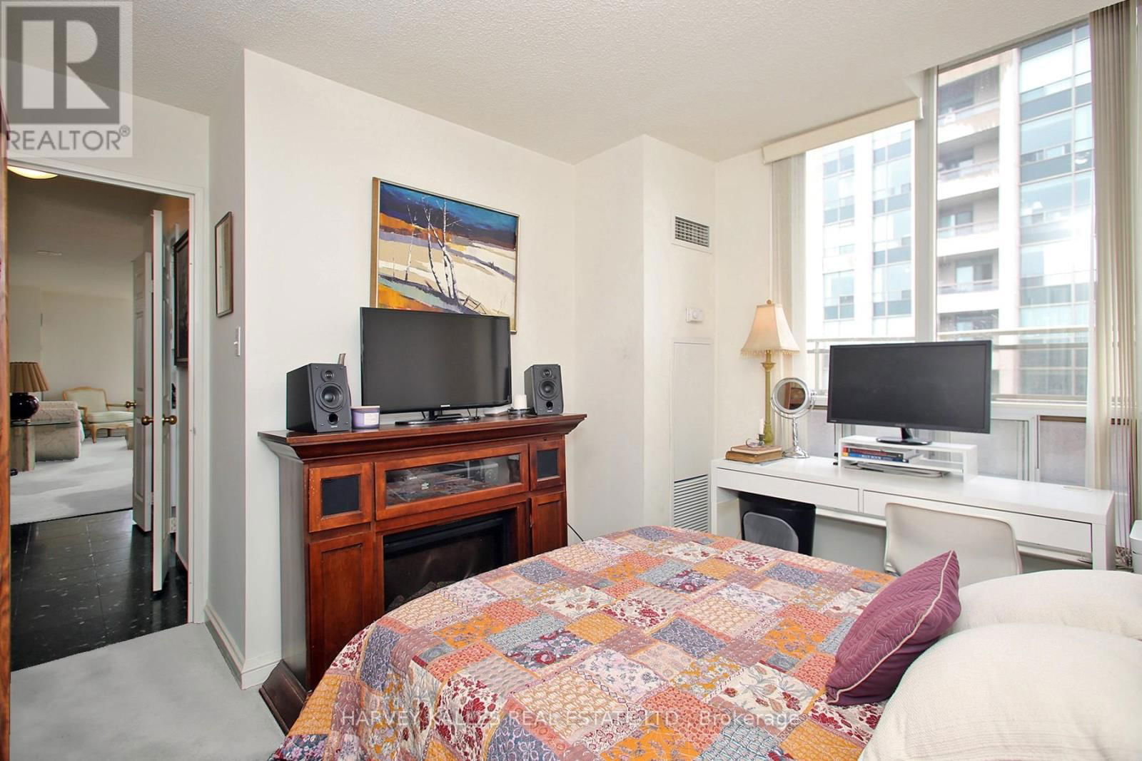 UPH07 - 256 DORIS AVENUE Image 31