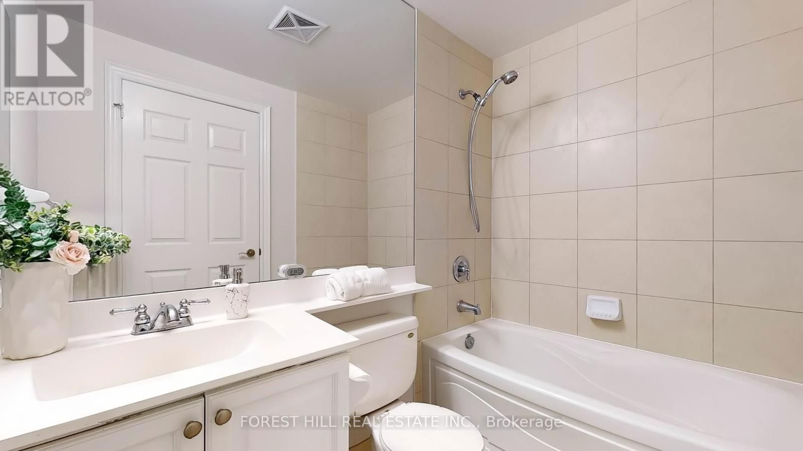 PH 24 - 25 GREENVIEW AVENUE Image 18
