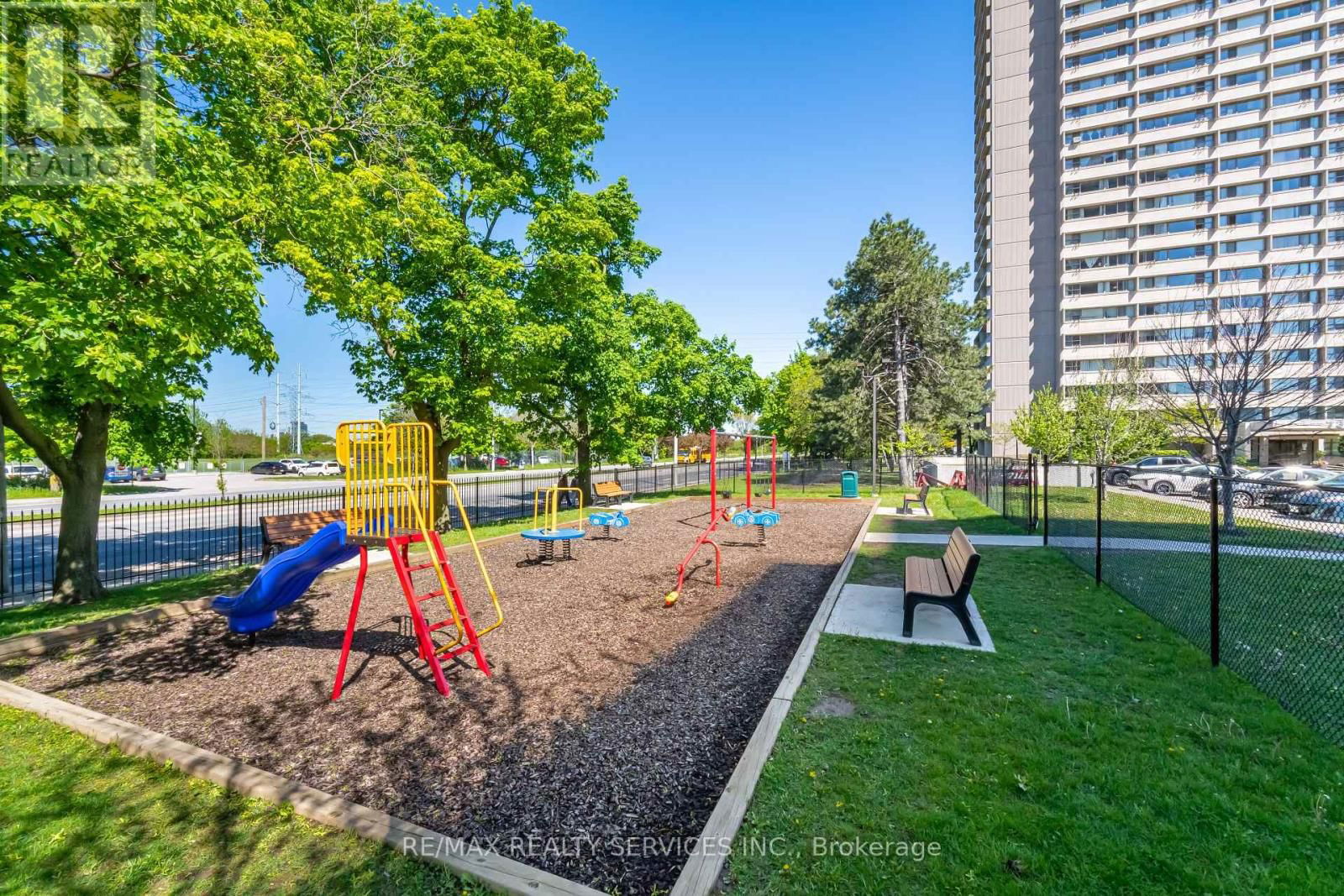 2304 - 715 DON MILLS ROAD Image 24