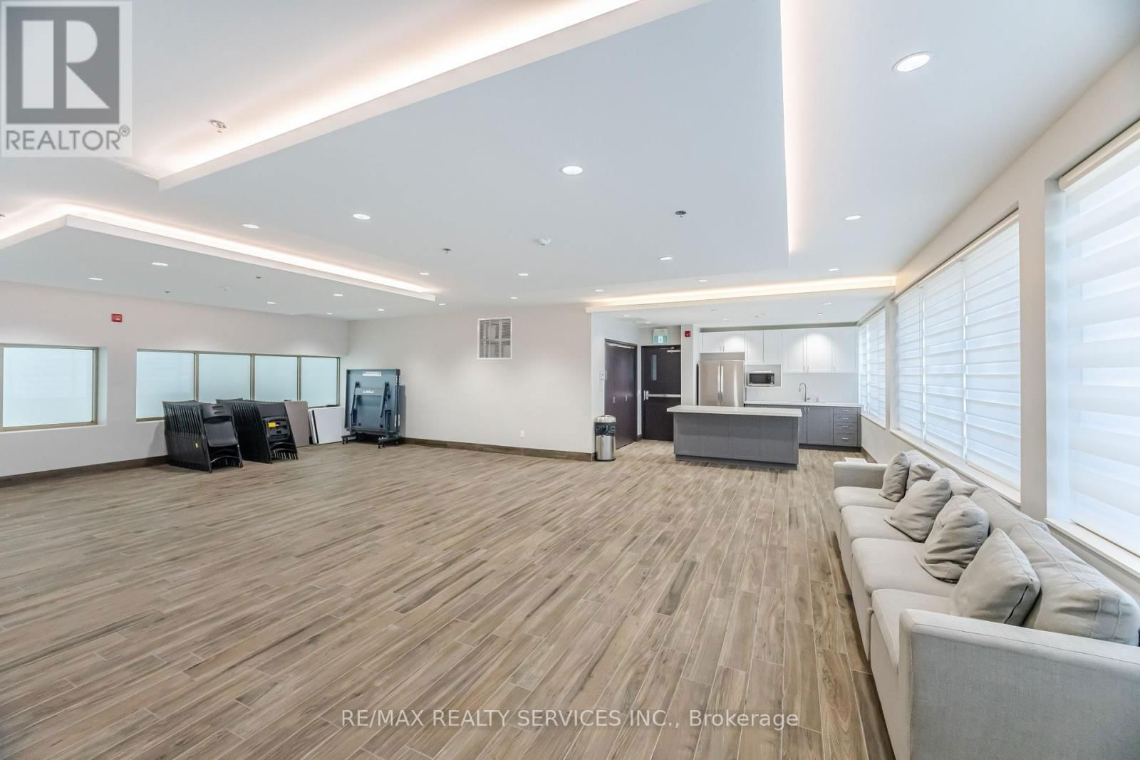 2304 - 715 DON MILLS ROAD Image 30