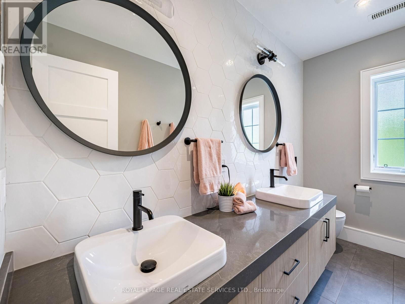 529 BRIAR HILL AVENUE Image 20