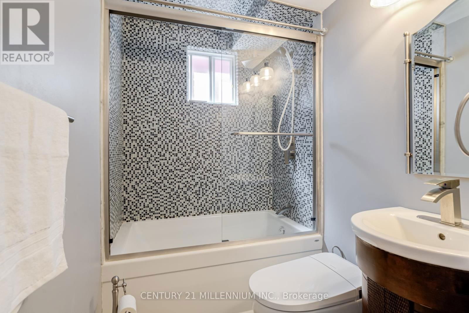 568 DUFFERIN STREET Image 15