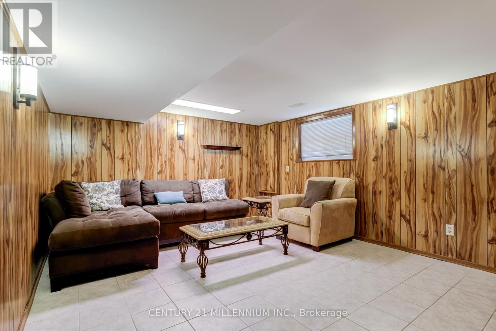 568 DUFFERIN STREET Image 24