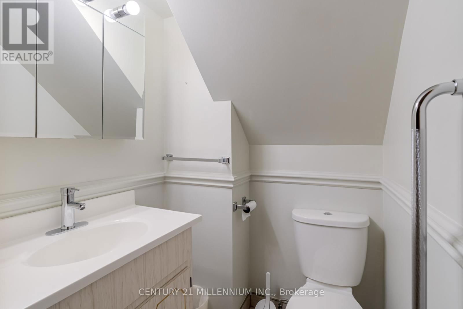 568 DUFFERIN STREET Image 25