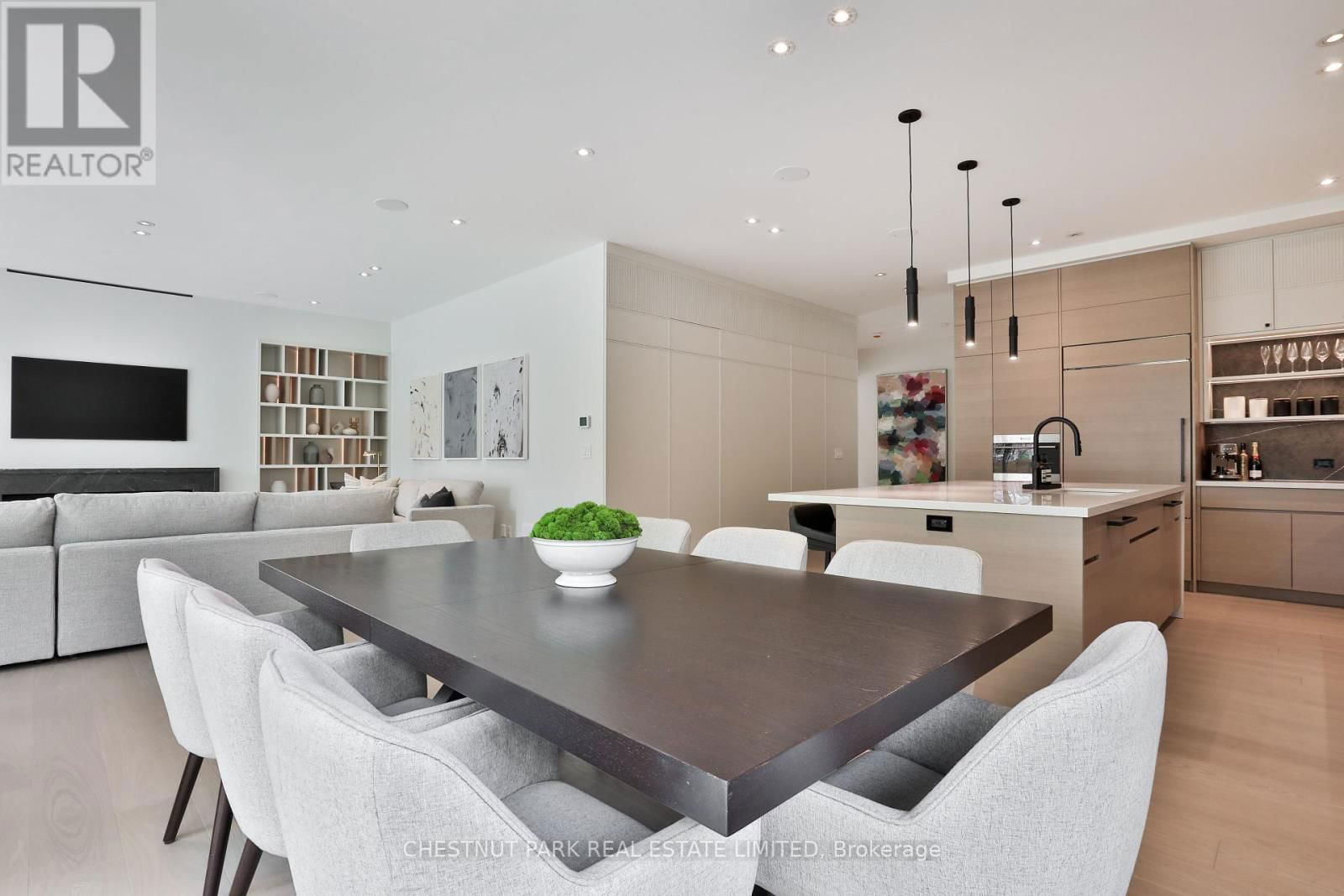 2 MARCHWOOD DRIVE Image 12
