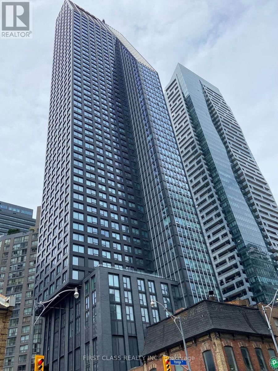 4609 - 8 WELLESLEY STREET WEST Image 1