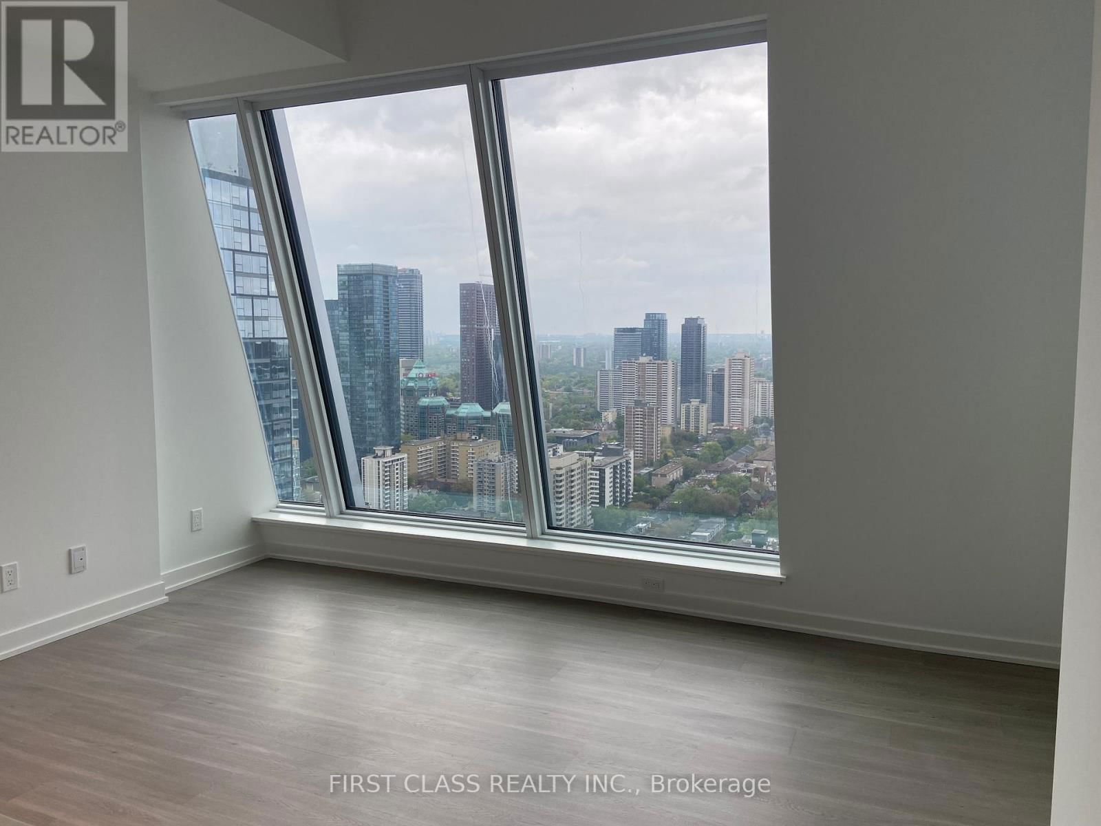 4609 - 8 WELLESLEY STREET WEST Image 4