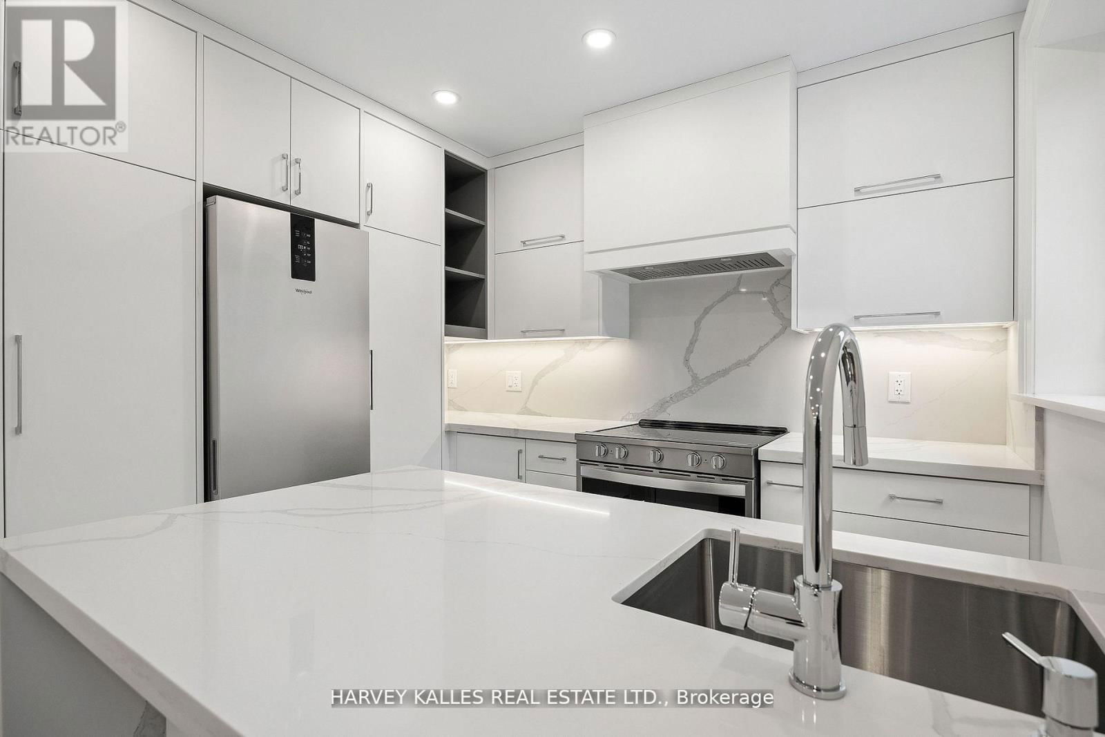 Unit 2 - 1006 EGLINTON AVENUE WEST Image 15