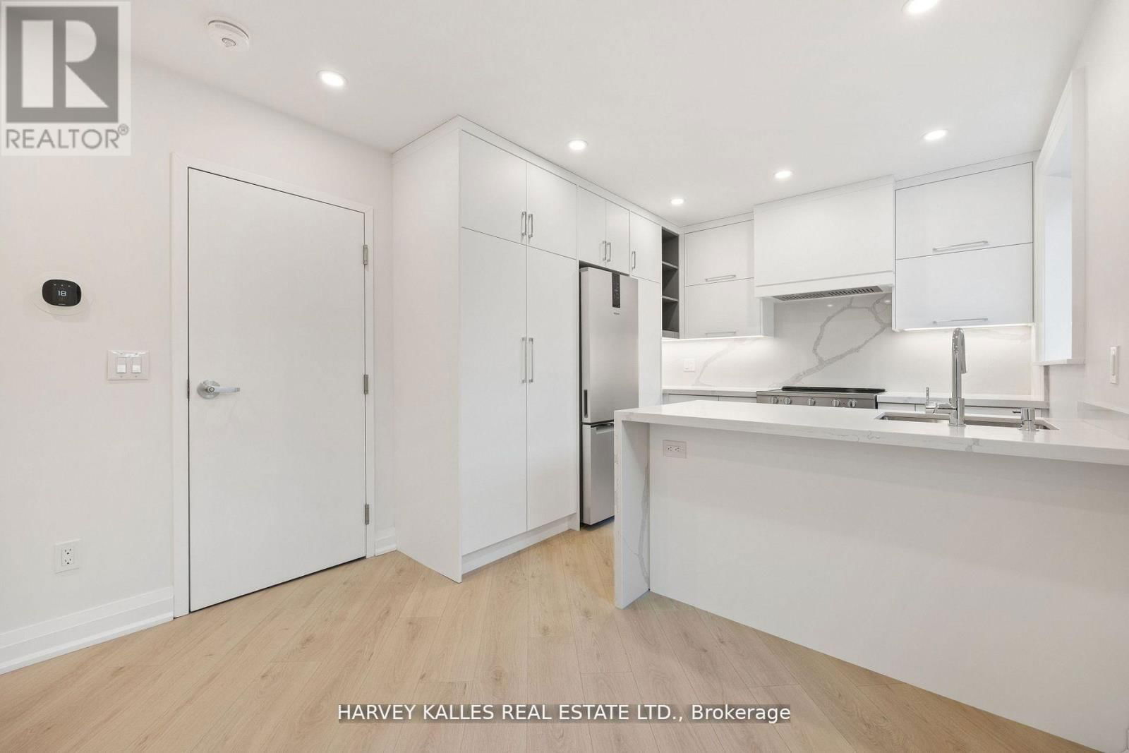 Unit 2 - 1006 EGLINTON AVENUE WEST Image 8