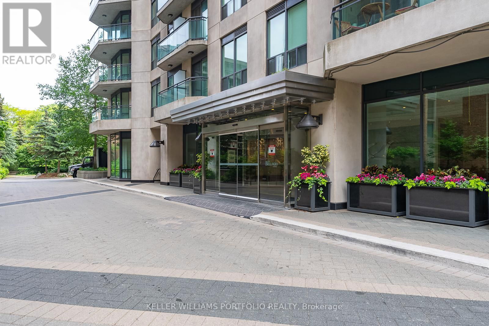 812 - 300 BLOOR STREET EAST Image 27