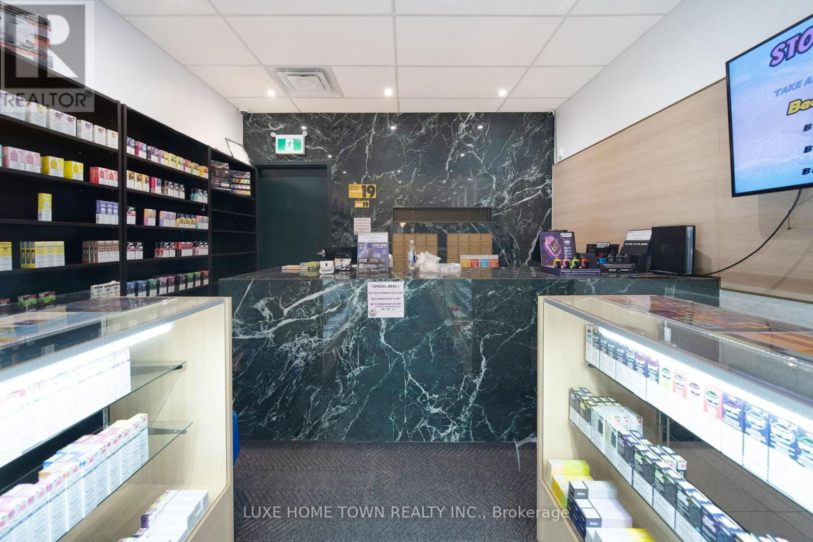 842 DUNDAS STREET WEST Image 10