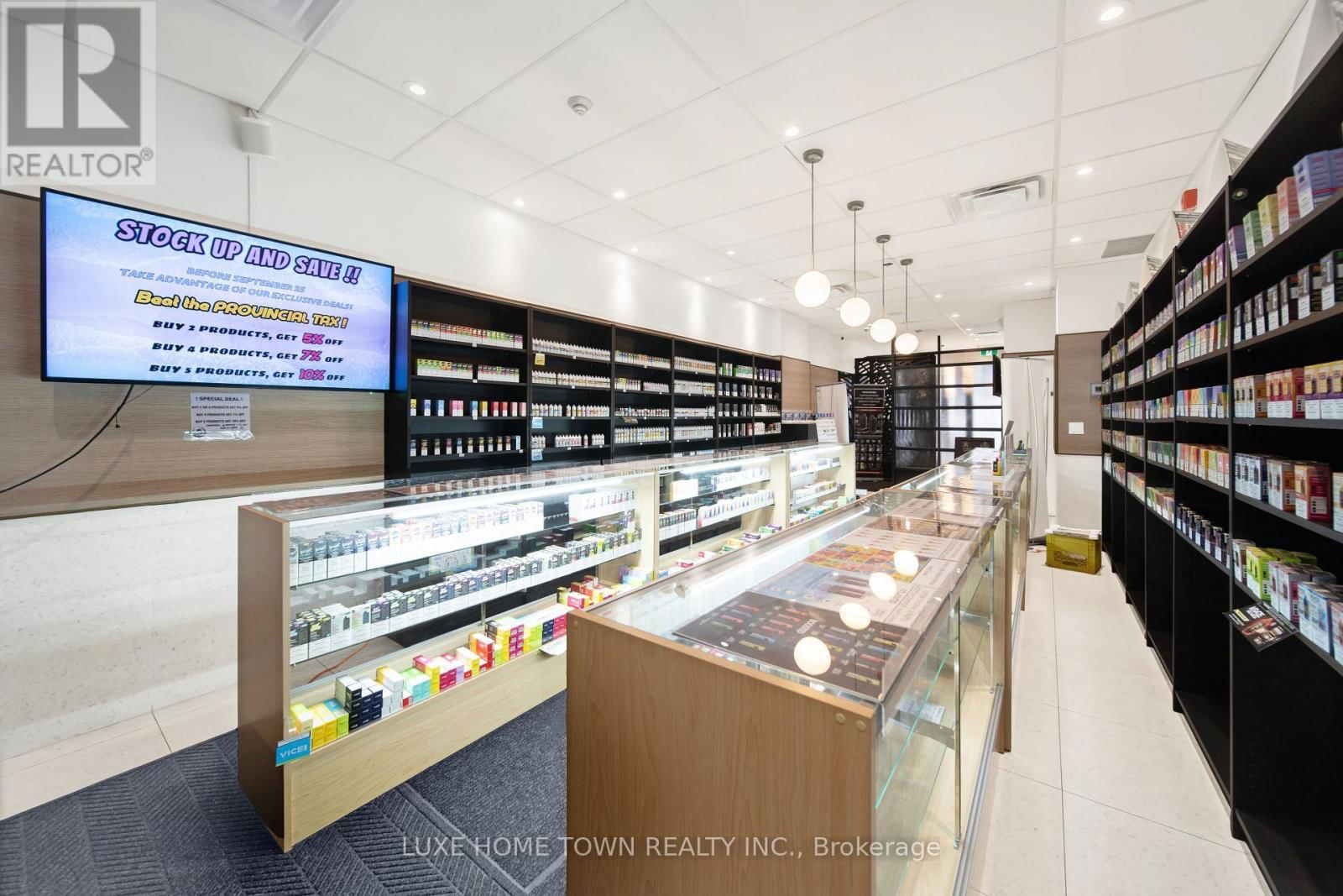 842 DUNDAS STREET WEST Image 21