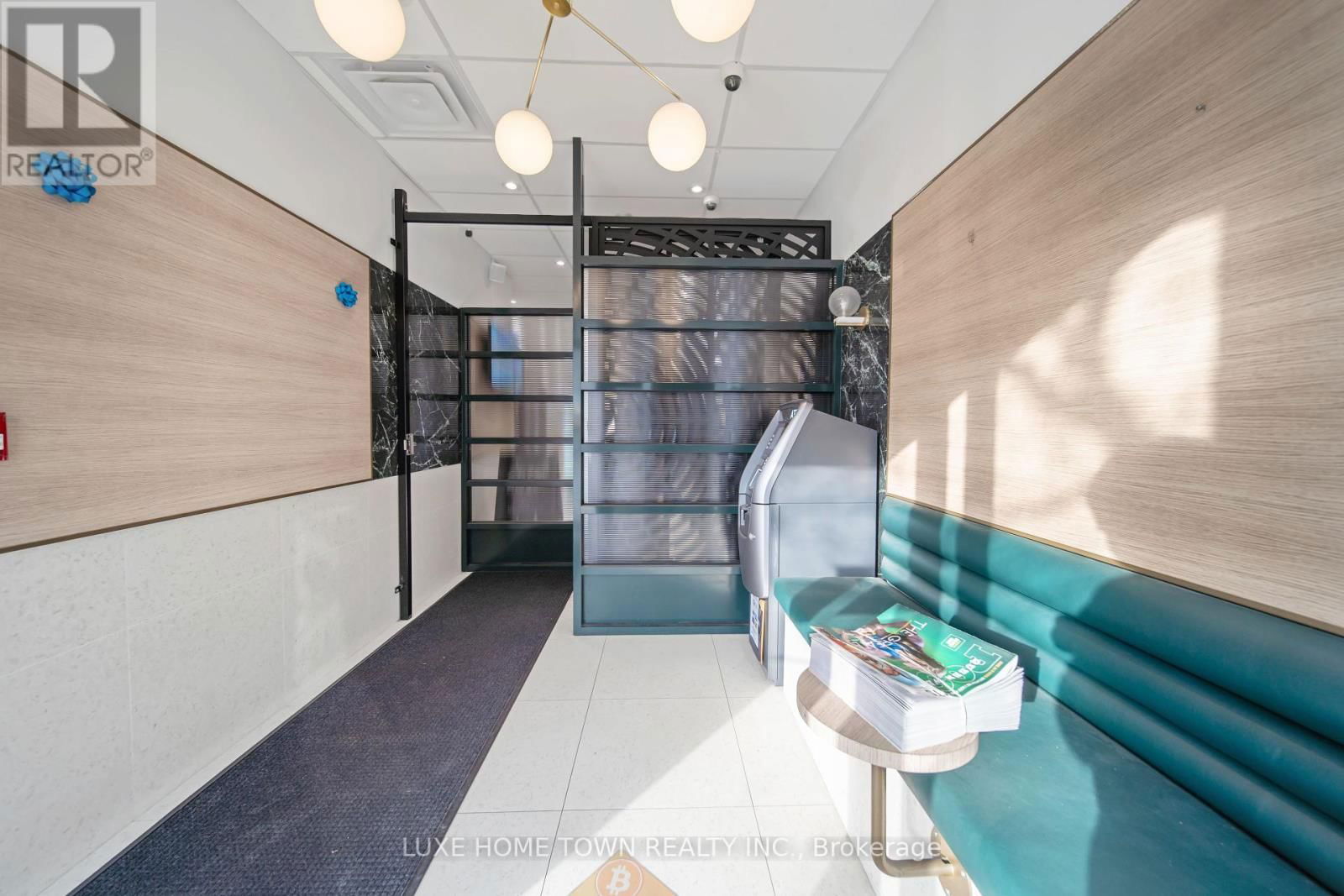 842 DUNDAS STREET WEST Image 22