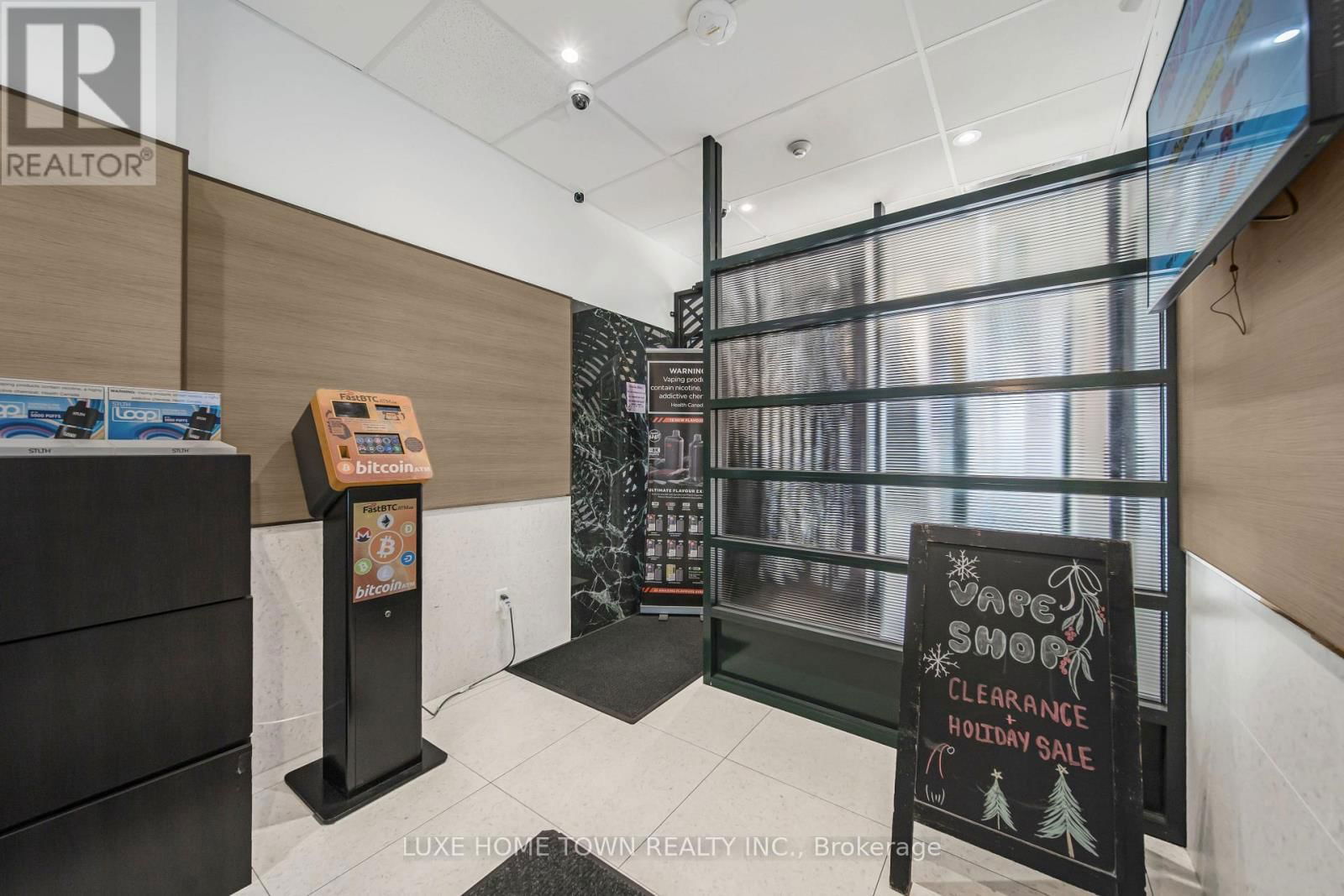 842 DUNDAS STREET WEST Image 25