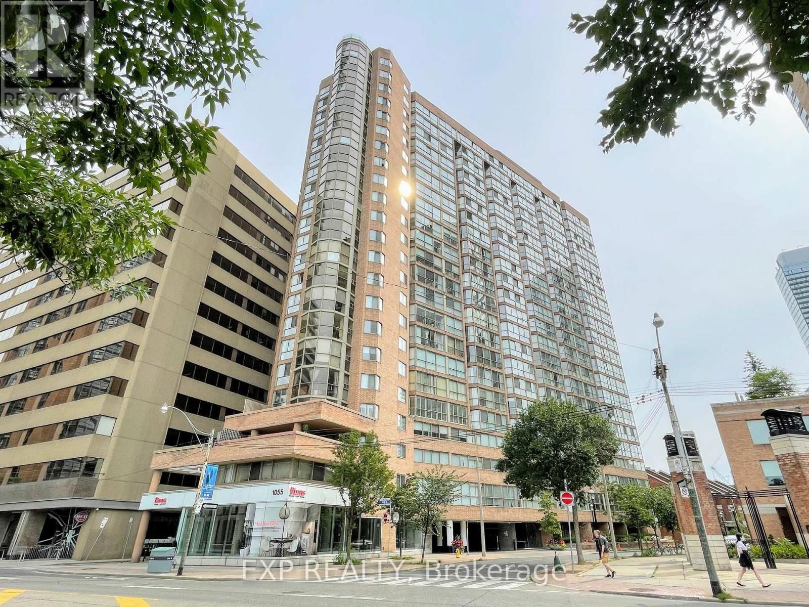 1802 - 1055 BAY STREET Image 1