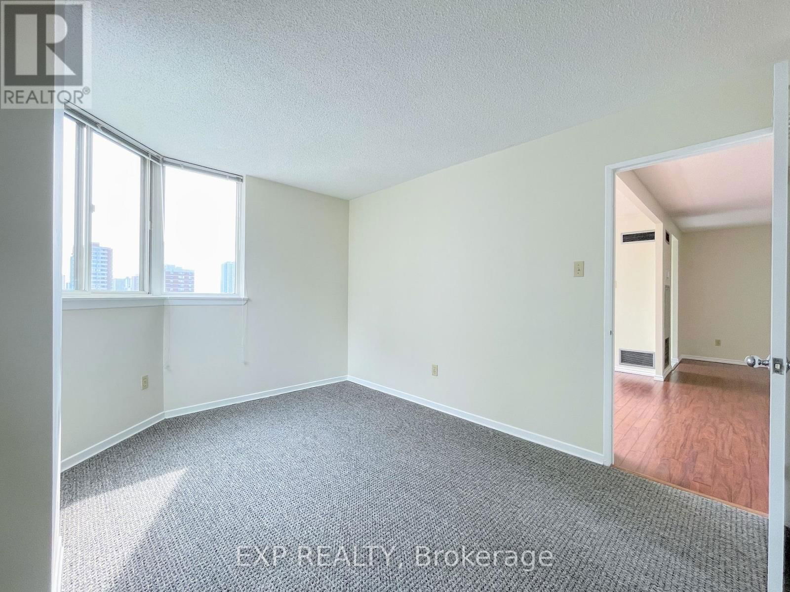 1802 - 1055 BAY STREET Image 11