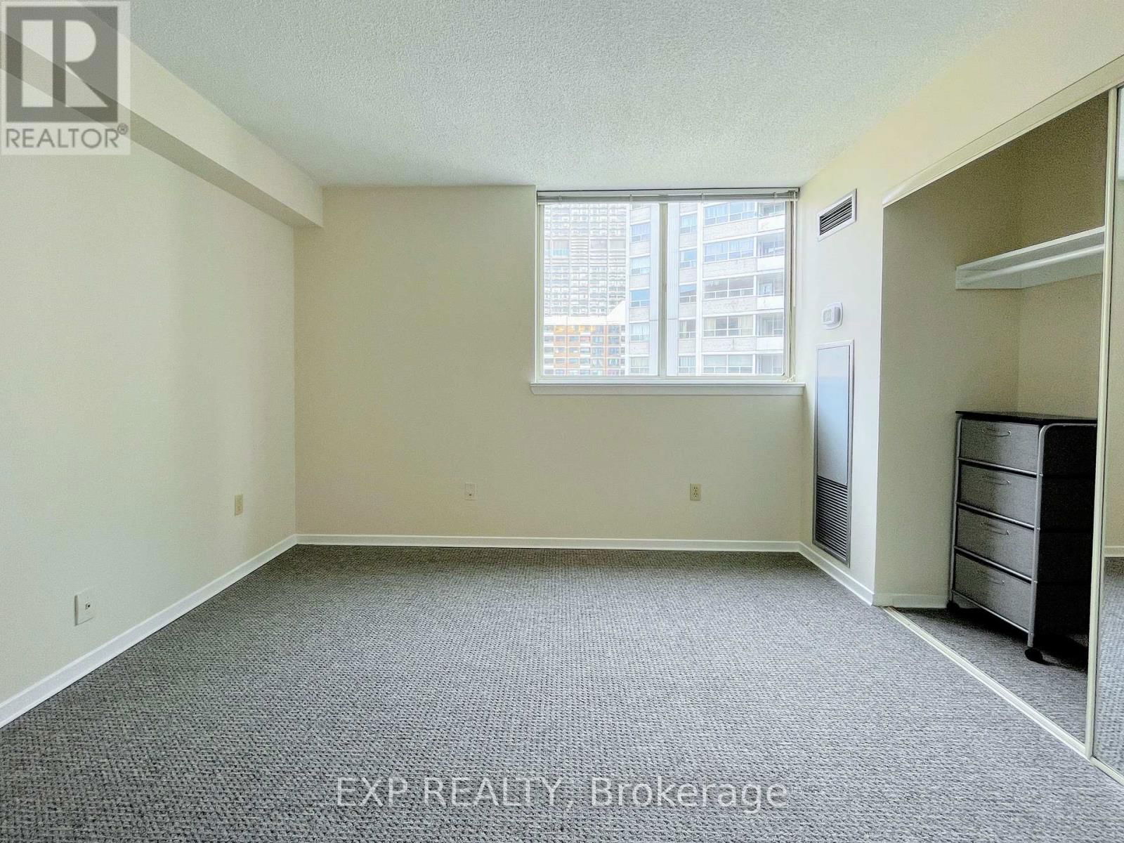 1802 - 1055 BAY STREET Image 9