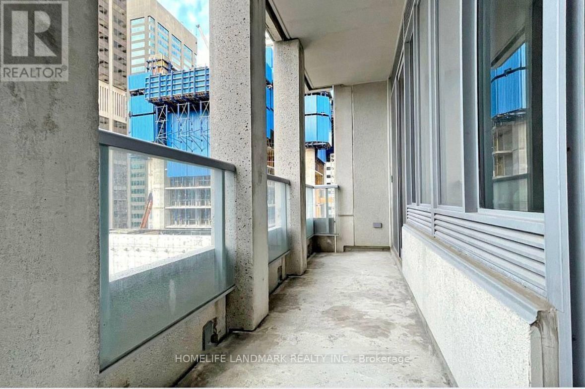 2102 - 35 BALMUTO STREET Image 24