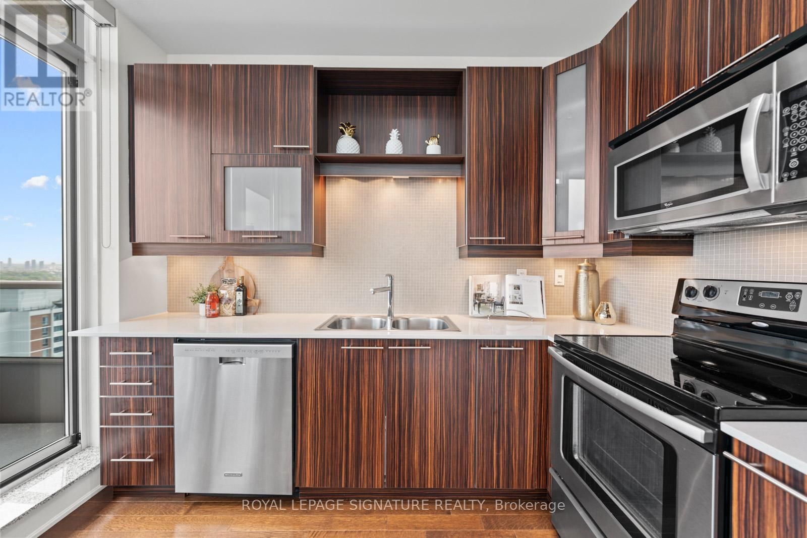 3207 - 500 SHERBOURNE STREET Image 18