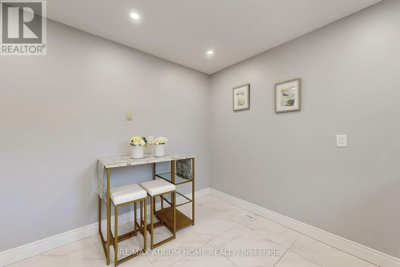 10 TOWNSEND ROAD Image 11