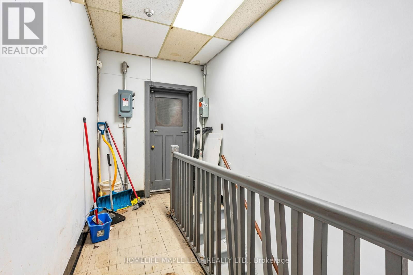 1471 EGLINTON AVENUE WEST Image 37