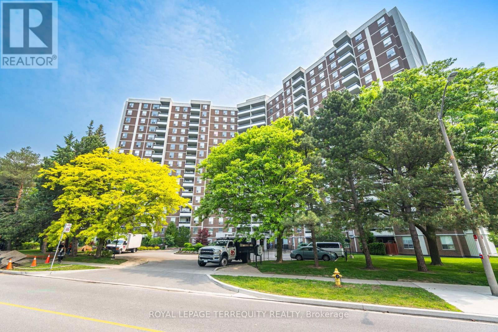 904 - 5 SHADY GOLFWAY Image 1