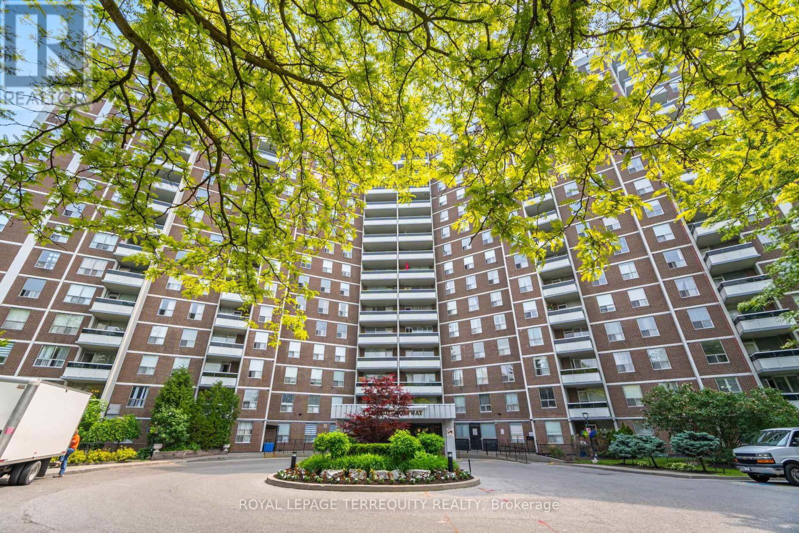 904 - 5 SHADY GOLFWAY Image 30