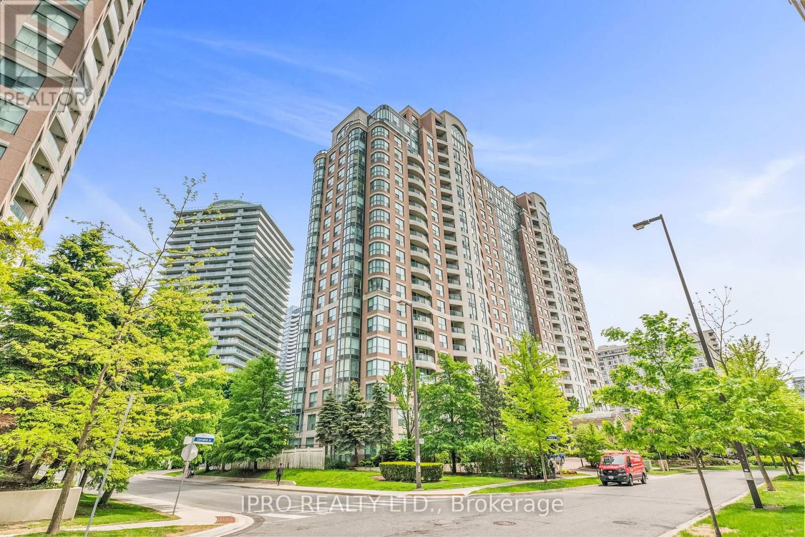813 - 23 LORRAINE DRIVE Image 1