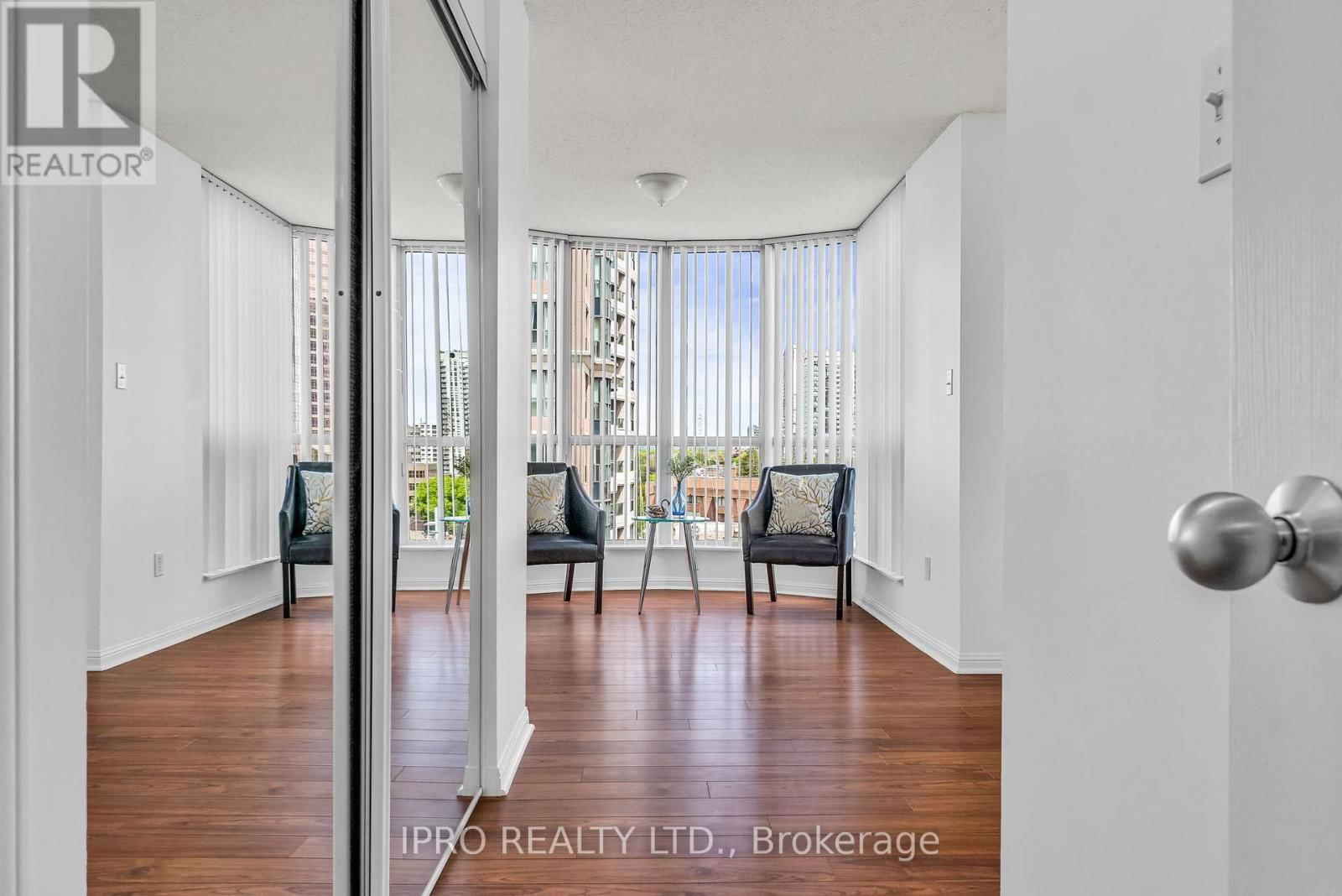 813 - 23 LORRAINE DRIVE Image 25