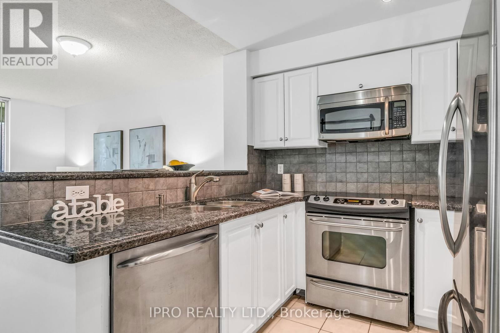 813 - 23 LORRAINE DRIVE Image 5