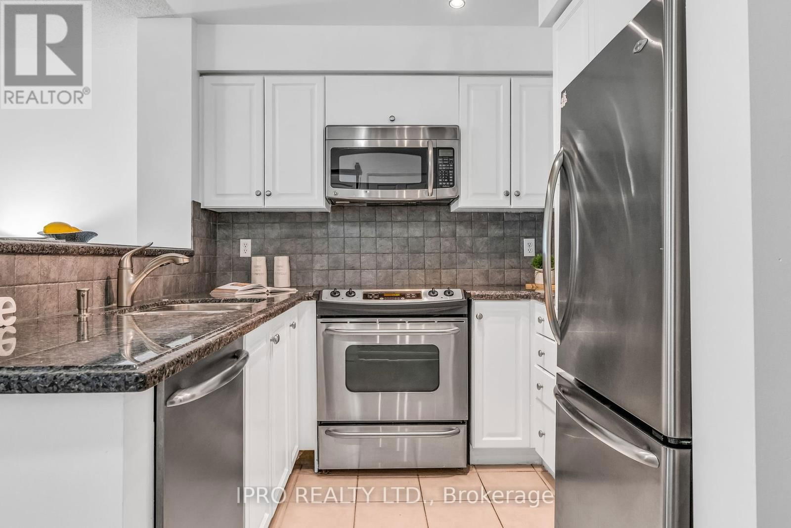 813 - 23 LORRAINE DRIVE Image 6