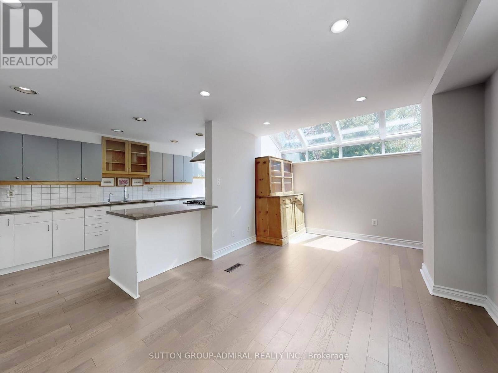 248 GLENGROVE AVENUE WEST Image 10