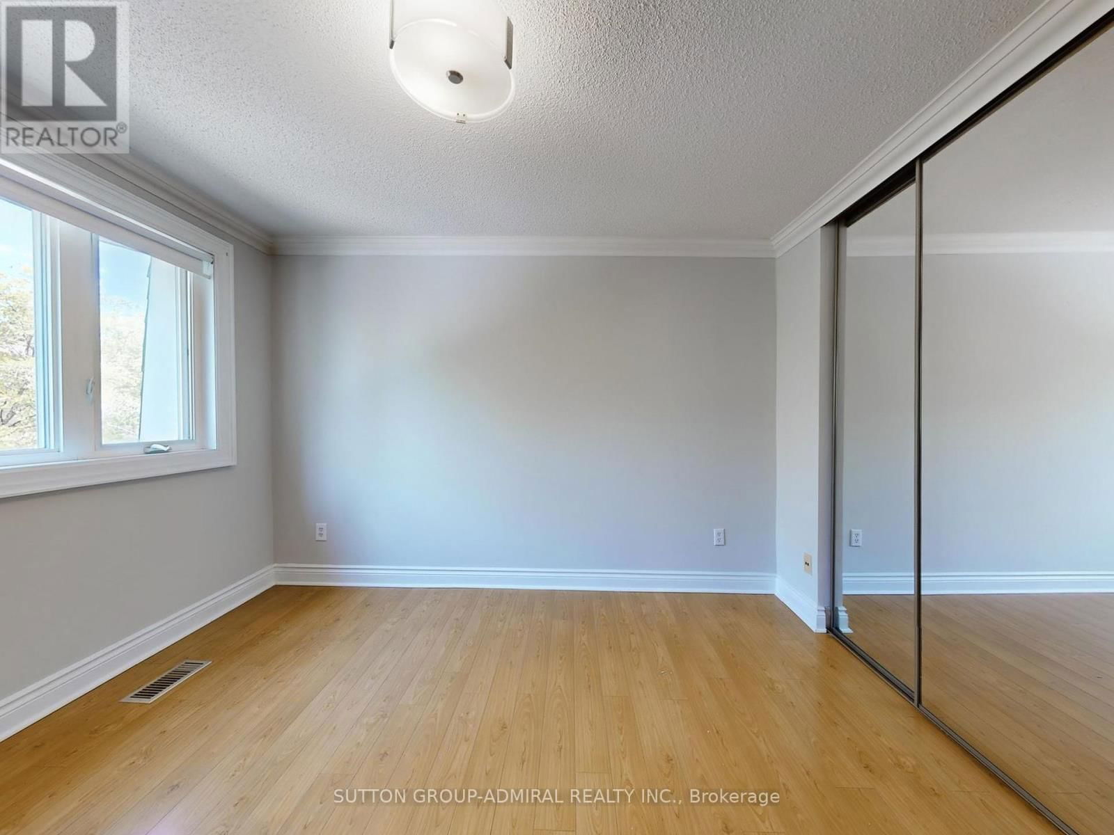 248 GLENGROVE AVENUE WEST Image 17