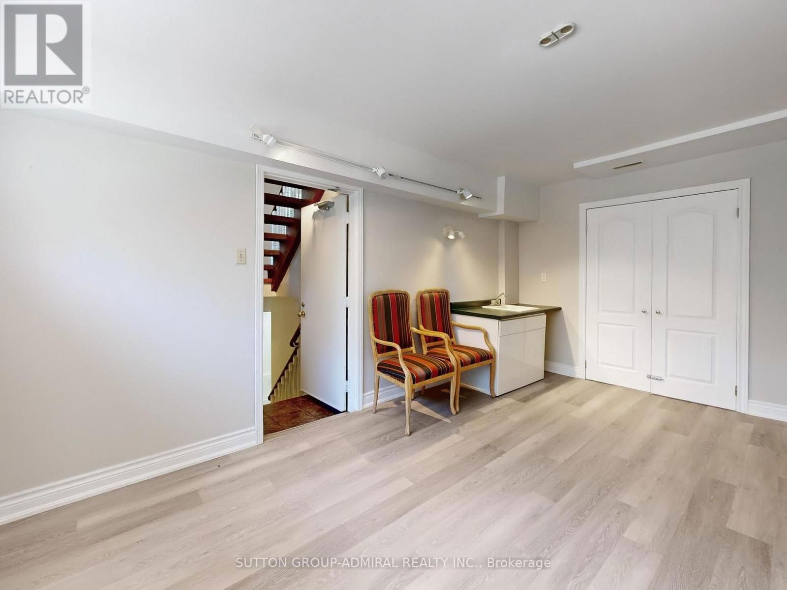 248 GLENGROVE AVENUE WEST Image 29