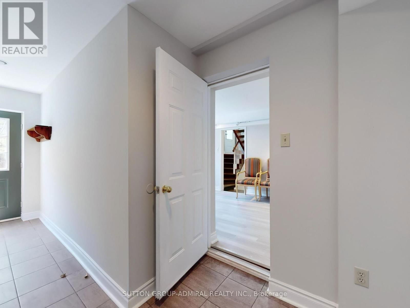 248 GLENGROVE AVENUE WEST Image 32