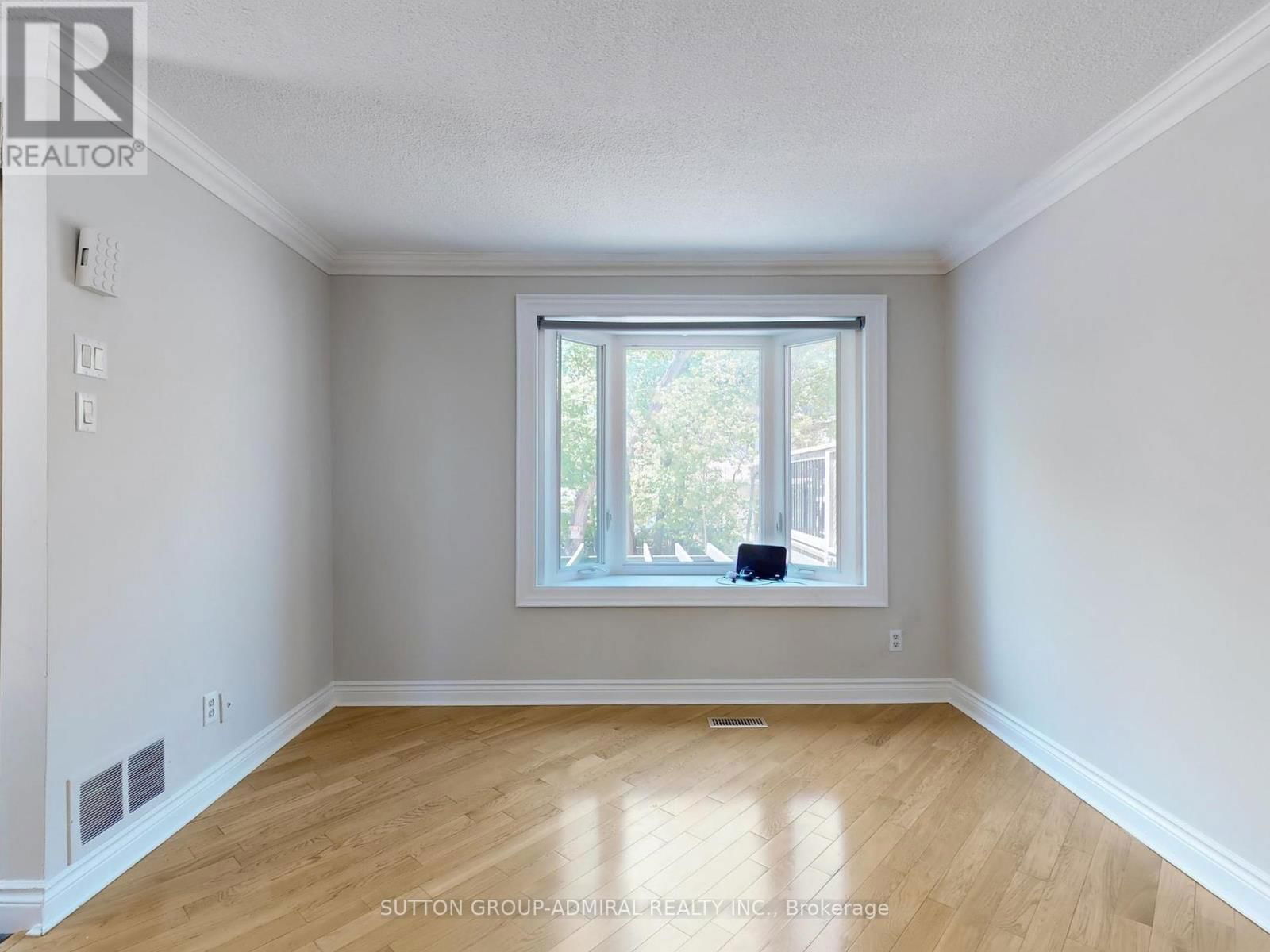 248 GLENGROVE AVENUE WEST Image 6